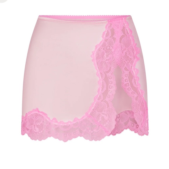 NWT 3 pc SKIMS x Lana Del Rey LDR Valentines Set SMALL - Picture 7 of 15